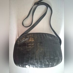 Elegant Black Croc-Embossed Shoulder Bag